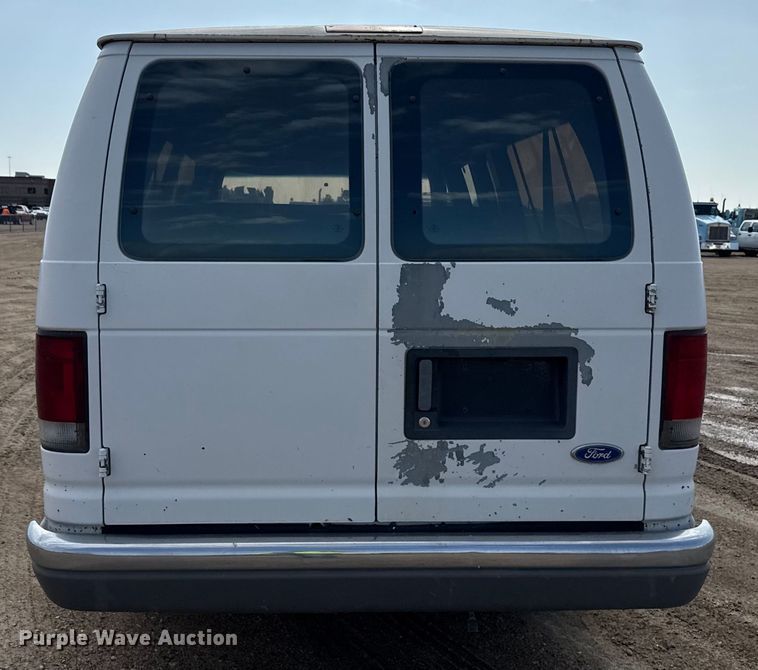 image for item ND9427 1996 Ford Club Wagon van