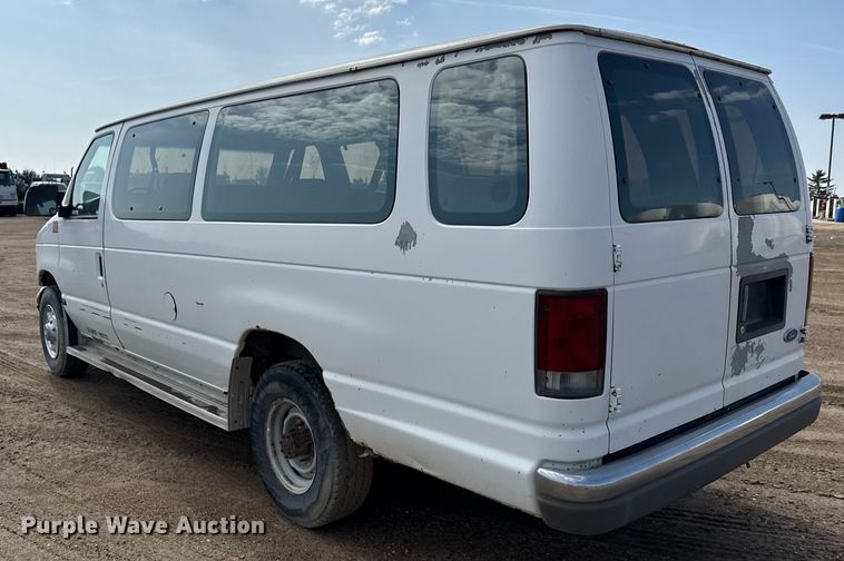 image for item ND9427 1996 Ford Club Wagon van