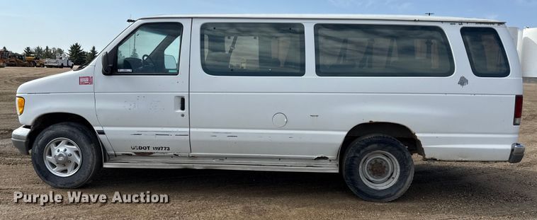 image for item ND9427 1996 Ford Club Wagon van