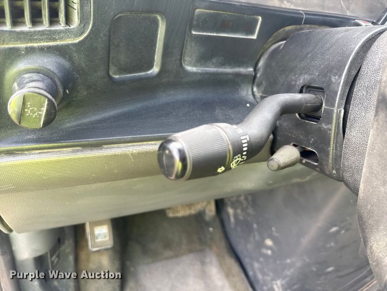 image for item ND9427 1996 Ford Club Wagon van