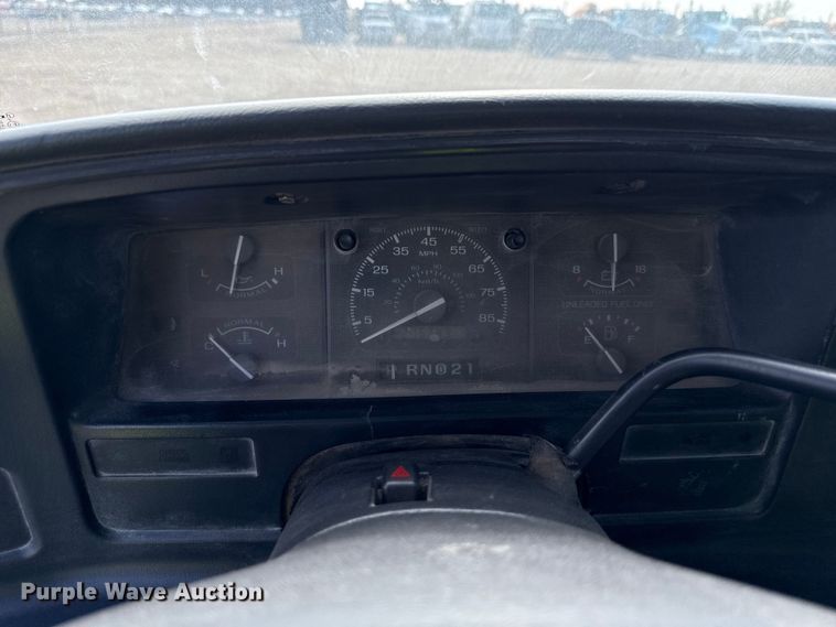 image for item ND9427 1996 Ford Club Wagon van