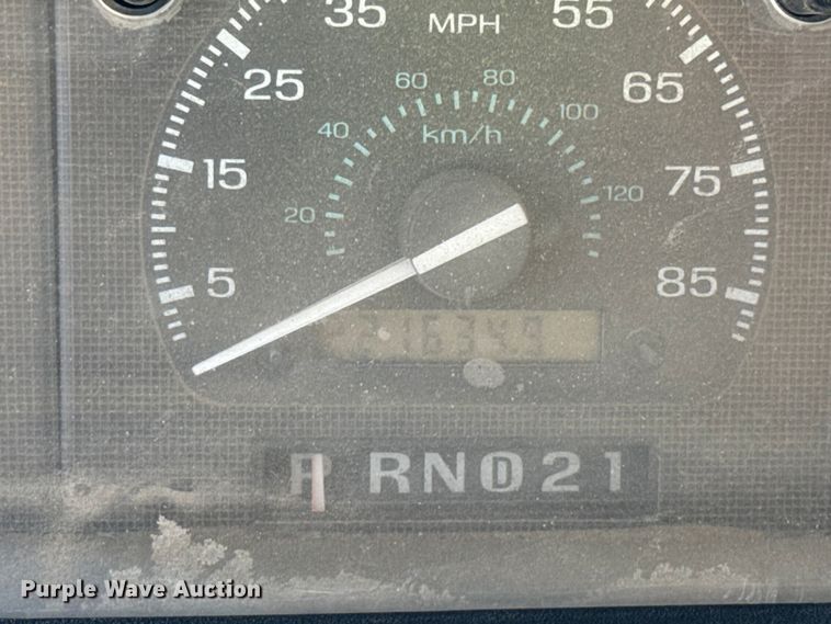 image for item ND9427 1996 Ford Club Wagon van