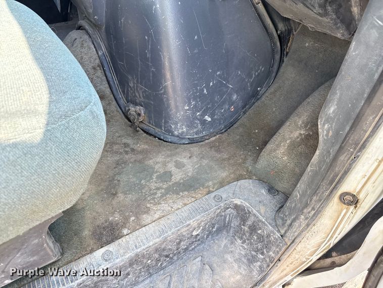 image for item ND9427 1996 Ford Club Wagon van