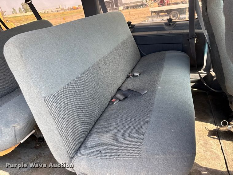 image for item ND9427 1996 Ford Club Wagon van