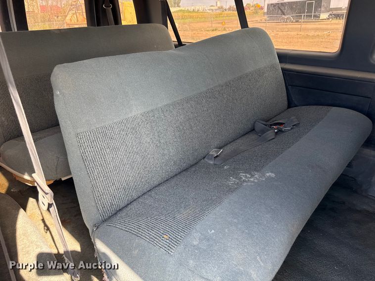 image for item ND9427 1996 Ford Club Wagon van