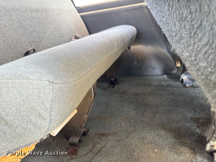 image for item ND9427 1996 Ford Club Wagon van