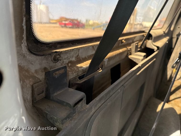 image for item ND9427 1996 Ford Club Wagon van