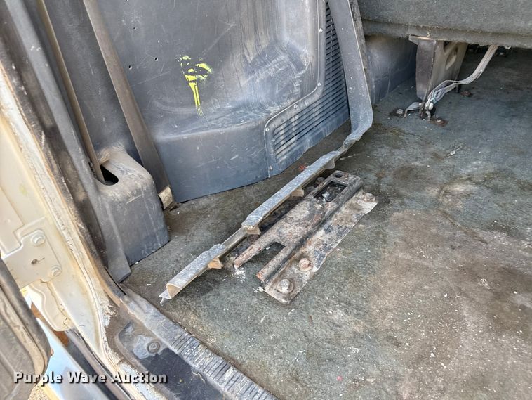 image for item ND9427 1996 Ford Club Wagon van