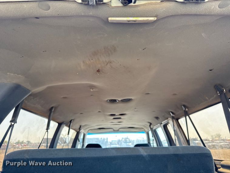 image for item ND9427 1996 Ford Club Wagon van