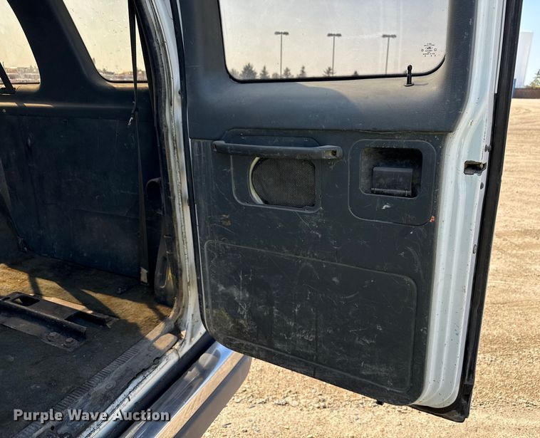 image for item ND9427 1996 Ford Club Wagon van