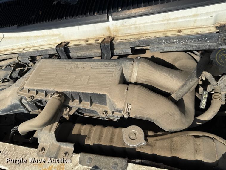 image for item ND9427 1996 Ford Club Wagon van