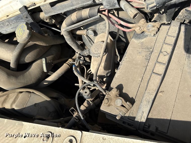 image for item ND9427 1996 Ford Club Wagon van