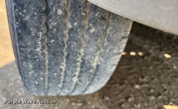 image for item ND9427 1996 Ford Club Wagon van