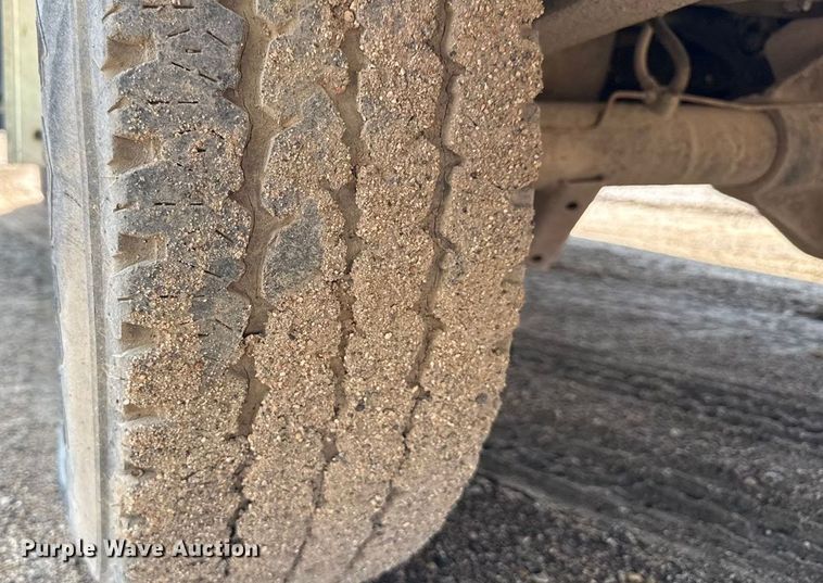 image for item ND9427 1996 Ford Club Wagon van