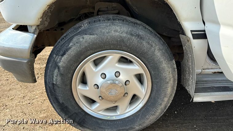 image for item ND9427 1996 Ford Club Wagon van