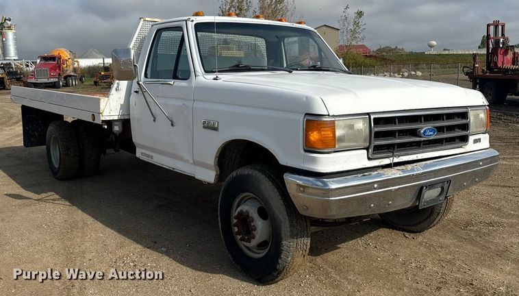 image for item ND9428 1991 Ford F450 Super Duty flatbed truck