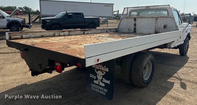 image for item ND9428 1991 Ford F450 Super Duty flatbed truck