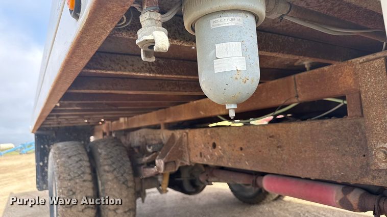 image for item ND9428 1991 Ford F450 Super Duty flatbed truck