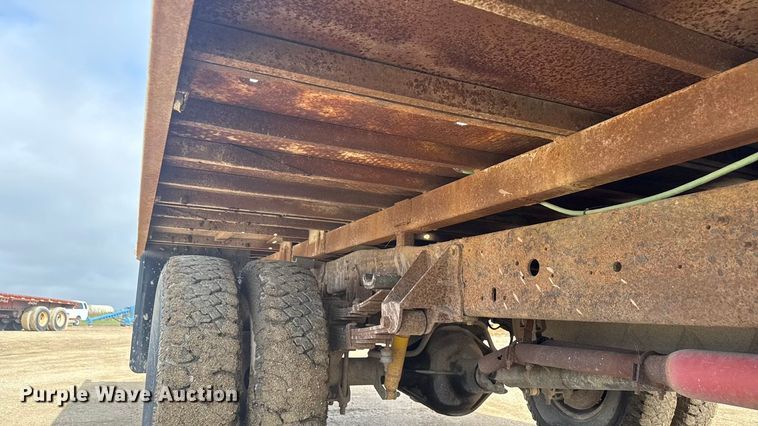 image for item ND9428 1991 Ford F450 Super Duty flatbed truck