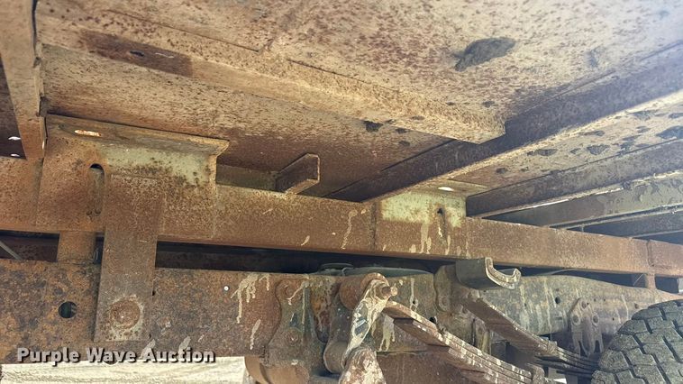 image for item ND9428 1991 Ford F450 Super Duty flatbed truck