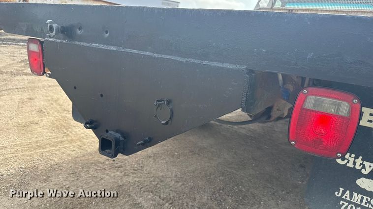 image for item ND9428 1991 Ford F450 Super Duty flatbed truck