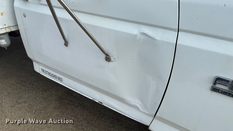 image for item ND9428 1991 Ford F450 Super Duty flatbed truck