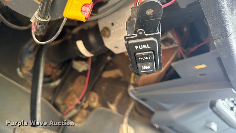 image for item ND9428 1991 Ford F450 Super Duty flatbed truck