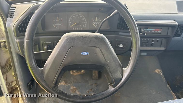 image for item ND9428 1991 Ford F450 Super Duty flatbed truck