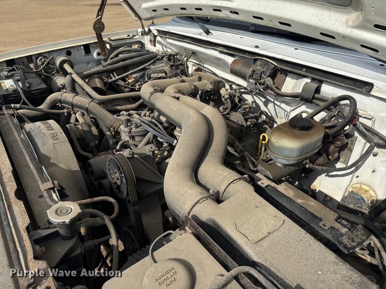 image for item ND9428 1991 Ford F450 Super Duty flatbed truck