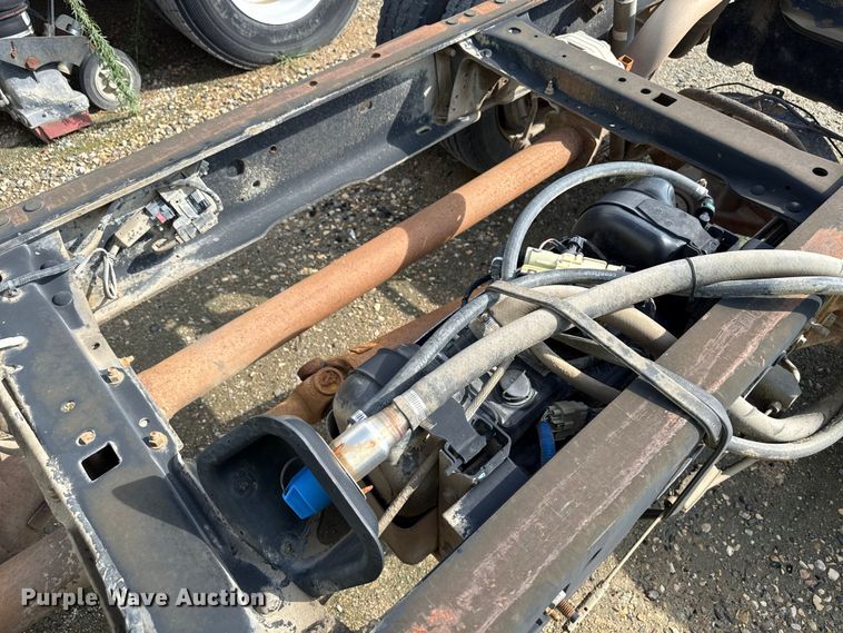 image for item ND9429 2014 Ford F550 SuperCab truck cab and chassis