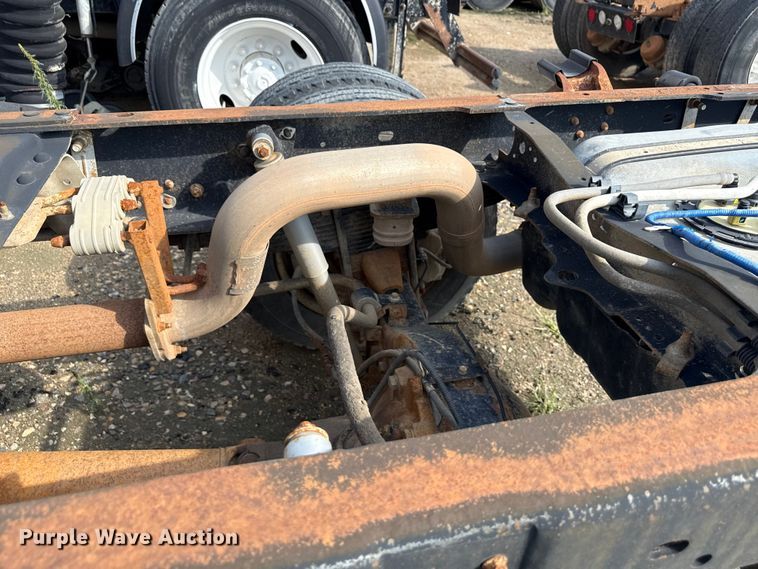 image for item ND9429 2014 Ford F550 SuperCab truck cab and chassis