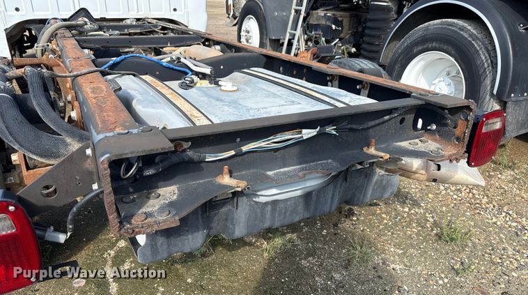 image for item ND9429 2014 Ford F550 SuperCab truck cab and chassis