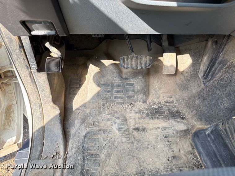 image for item ND9429 2014 Ford F550 SuperCab truck cab and chassis