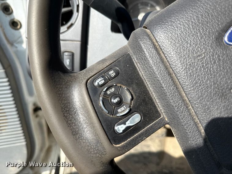 image for item ND9429 2014 Ford F550 SuperCab truck cab and chassis