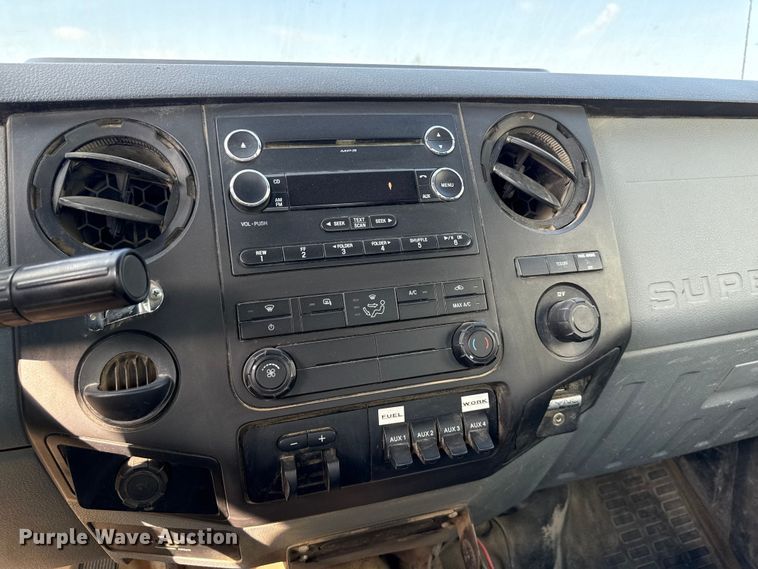 image for item ND9429 2014 Ford F550 SuperCab truck cab and chassis