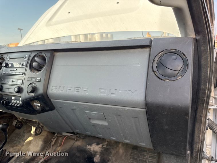 image for item ND9429 2014 Ford F550 SuperCab truck cab and chassis