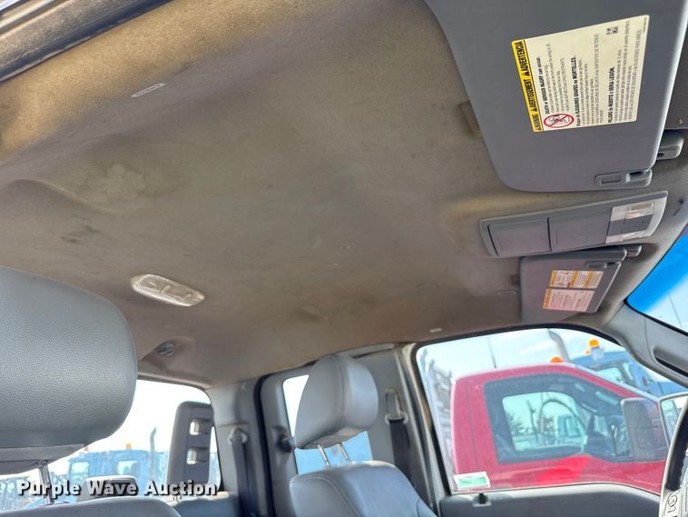 image for item ND9429 2014 Ford F550 SuperCab truck cab and chassis