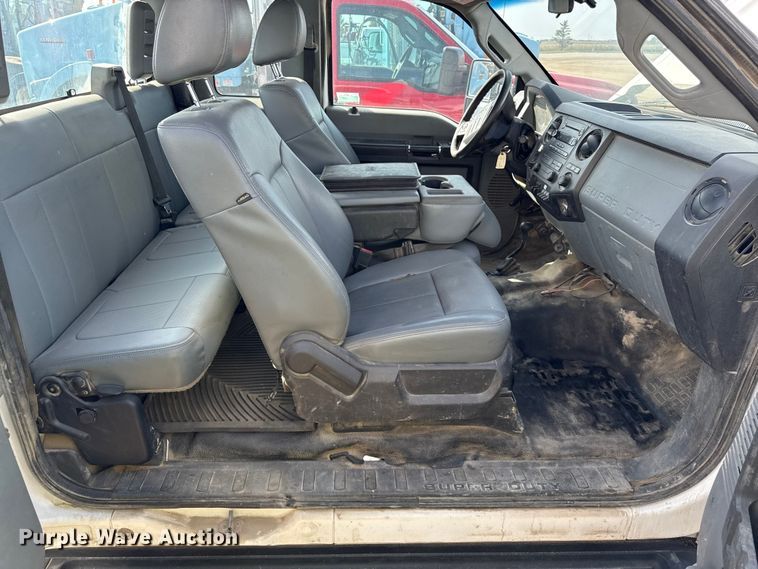 image for item ND9429 2014 Ford F550 SuperCab truck cab and chassis