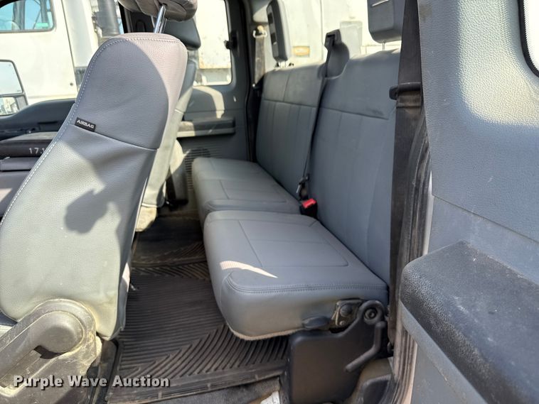 image for item ND9429 2014 Ford F550 SuperCab truck cab and chassis