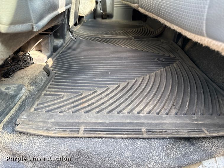 image for item ND9429 2014 Ford F550 SuperCab truck cab and chassis