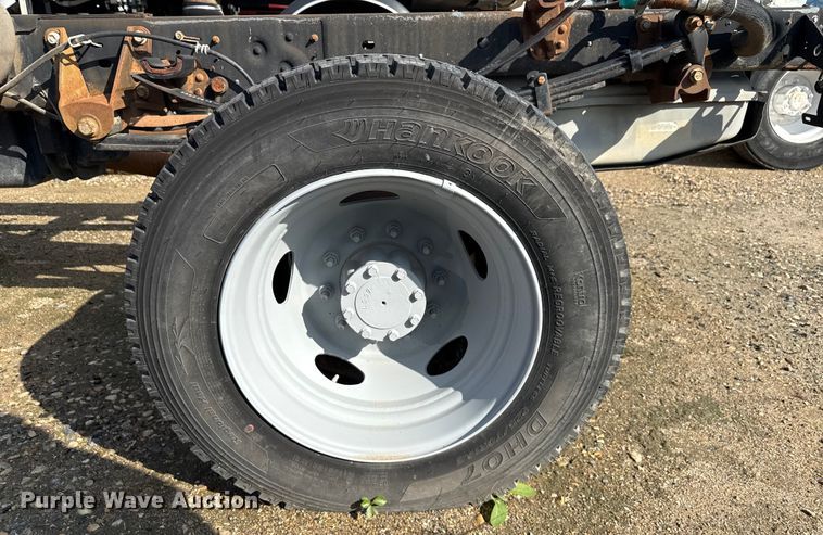 image for item ND9429 2014 Ford F550 SuperCab truck cab and chassis