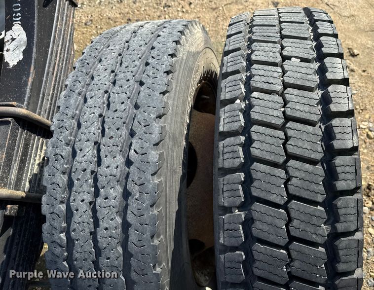 image for item ND9429 2014 Ford F550 SuperCab truck cab and chassis