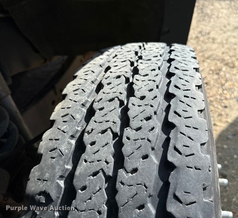 image for item ND9429 2014 Ford F550 SuperCab truck cab and chassis