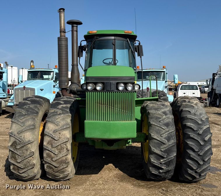 image for item ND9433 1983 John Deere 8450 4WD tractor