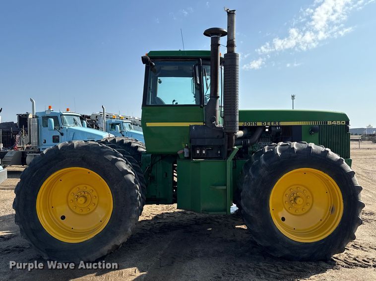 image for item ND9433 1983 John Deere 8450 4WD tractor