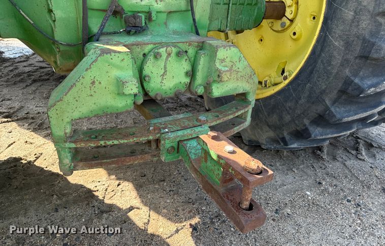 image for item ND9433 1983 John Deere 8450 4WD tractor