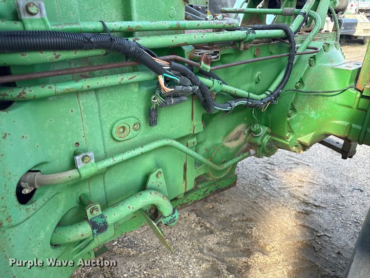 image for item ND9433 1983 John Deere 8450 4WD tractor