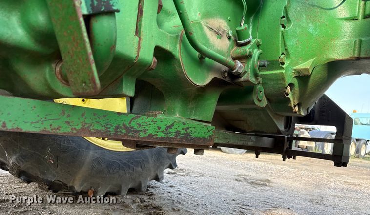 image for item ND9433 1983 John Deere 8450 4WD tractor