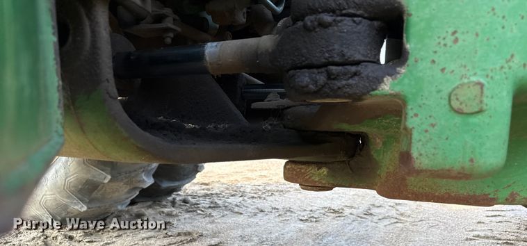 image for item ND9433 1983 John Deere 8450 4WD tractor