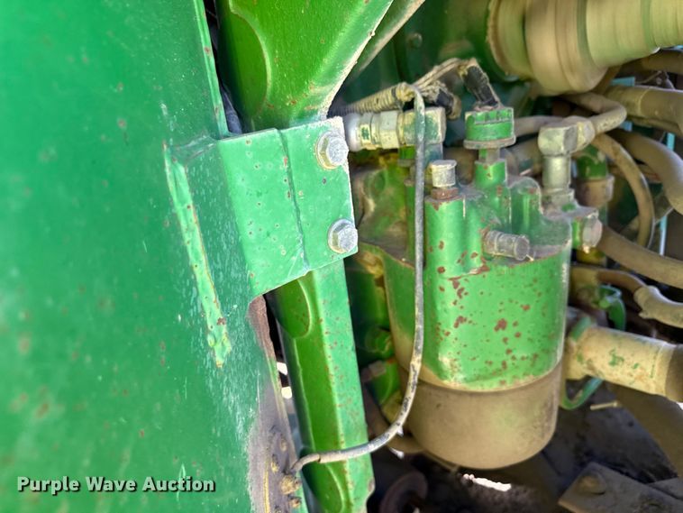 image for item ND9433 1983 John Deere 8450 4WD tractor